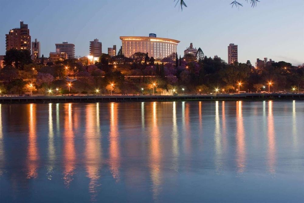 Howard Johnson Plaza Resort & Casino Mayorazgo Paraná Extérieur photo The University of Washington campus, seen from the Union Bay side of the lake