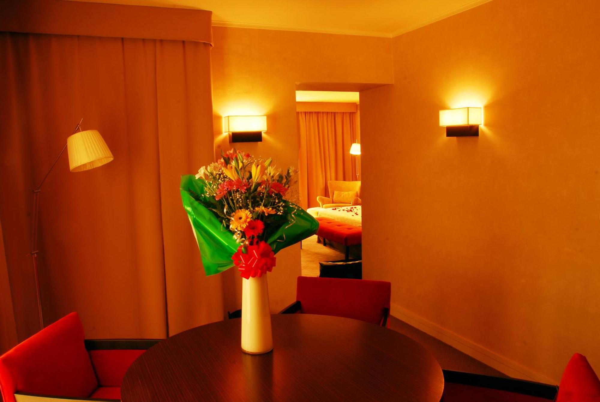 Howard Johnson Plaza Resort & Casino Mayorazgo Paraná Chambre photo A suite at the hotel