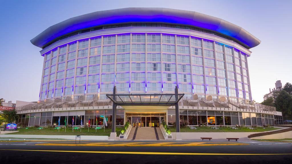 Howard Johnson Plaza Resort & Casino Mayorazgo Paraná Extérieur photo The hotel in 2012