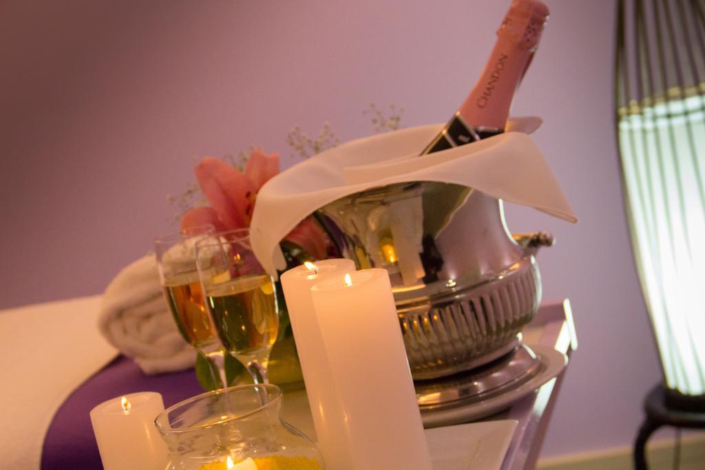 Howard Johnson Plaza Resort & Casino Mayorazgo Paraná Extérieur photo Champagne in a cooler