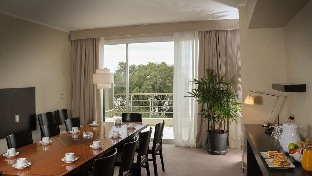 Howard Johnson Plaza Resort & Casino Mayorazgo Paraná Extérieur photo A suite at the InterContinental